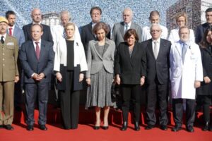 S. M. LA REINA DOÑA SOFÍA, ACOMPAÑADA POR LA PRESIDENTA DE LA COMUNIDAD, PRESIDE EL 50 ANIVERSARIO DEL HOSPITAL MATERNO-INFANTIL DEL HOSPITAL LA PAZ Su Majestad la Reina Doña Sofía, acompañada por la presidenta de la Comunidad de Madrid, Cristina Cifuentes, y el consejero de Sanidad, Jesús Sánchez Martos, preside el acto del 50 aniversario del Hospital Materno-Infantil del Hospital Universitario La Paz.. A las 12.00 se guardará un minuto de silencio en solidaridad con las víctimas de los atentados terroristas de París. Foto: D.Sinova / Comunidad de Madrid