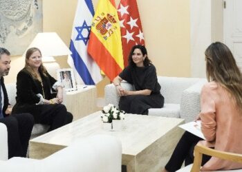 Encuentro de Díaz Ayuso con la encargada de negocios de la Embajada de Israel en España, Dana Erlich