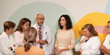 Díaz Ayuso pide dimisiones y responsabilidades políticas por la “chapuza” de las pulseras antimaltrato: Es gravísimo. A las mujeres se les ha puesto en peligro”
