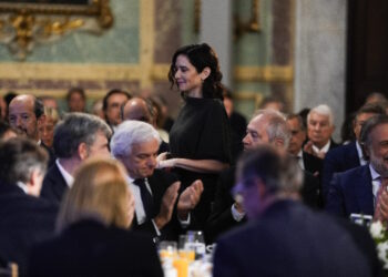 Díaz Ayuso advierte de que cuando una democracia liberal se ve secuestrada por proyectos autoritarios, “sorbo a sorbo” cae el respeto por la ley y las naciones “dejan de ser fiables”