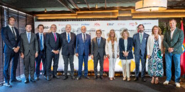 La Comunidad de Madrid mantiene su deuda cerca de 9 puntos por debajo de la media de las CCAA y con la máxima calificación crediticia