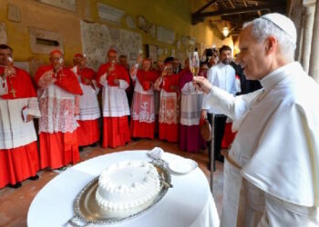 El cumpleaños al Papa y saludo a los representantes de Iglesias Cristianas