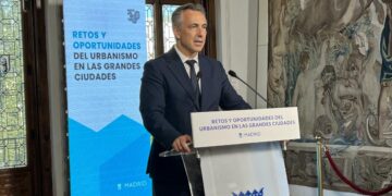 La Comunidad de Madrid actualiza su legislación para facilitar más suelo a la vivienda ante la inacción de Gobierno central