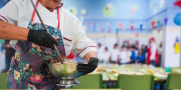 Las becas de comedor de la Comunidad de Madrid benefician este curso 2025/26 a más de 119.000 niños