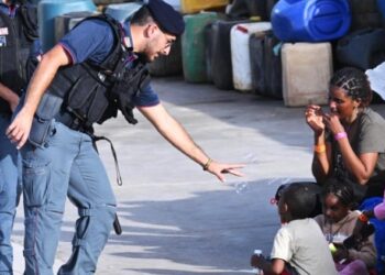 Parolin: La Santa Sede está al lado de los pacificadores