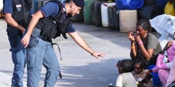 Parolin: La Santa Sede está al lado de los pacificadores