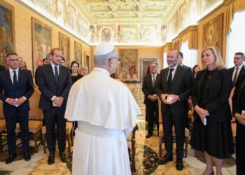 León XIV invita a las instituciones europeas a vivir una «laicidad sana»