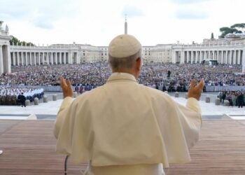 León XIV: Cristo desciende para salvarnos en nuestros infiernos cotidianos