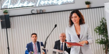 Díaz Ayuso ensalza el 75% de inserción laboral de la Formación Profesional madrileña: “Somos modelo e inspiración para España”