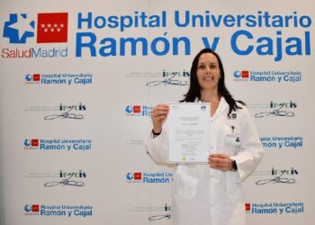 El Hospital público Ramón y Cajal, galardonado en el Congreso nacional de imagen médica y radioterapia por el uso de la navegación y la robótica en la cirugía de columna