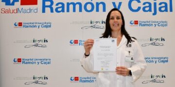 El Hospital público Ramón y Cajal, galardonado en el Congreso nacional de imagen médica y radioterapia por el uso de la navegación y la robótica en la cirugía de columna