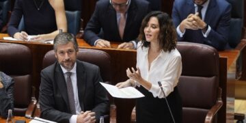 Díaz Ayuso anuncia nuevas lanzaderas de autobuses gratuitas entre Moncloa y Ciudad Universitaria a partir del lunes