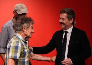 El consejero de Deportes recibe a Carlos Soria tras coronar la cumbre del Manaslu en Nepal a sus 86 años