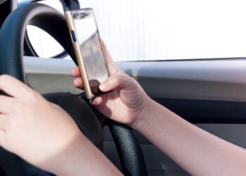 La Policía Local de Majadahonda vigilará las distracciones al volante, responsables de más del 30% de los accidentes