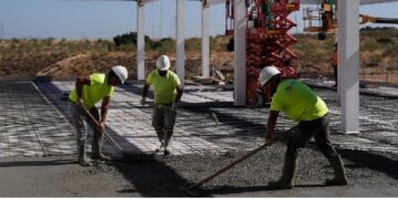La Comunidad de Madrid lidera la reducción del paro en España con casi 60.000 desempleados menos el último año, un -16,4%