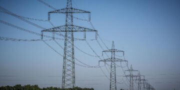 La Comunidad de Madrid moderniza la normativa sobre instalaciones eléctricas de alta tensión y reduce los tiempos de trámites de infraestructuras críticas