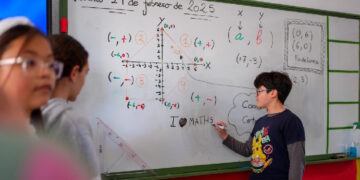 La Comunidad de Madrid pide al Gobierno central que modifique la normativa para aumentar los profesores de Matemáticas