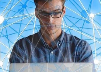 La Comunidad de Madrid respalda el proyecto de una pyme que propone usar gafas de realidad mixta con IA para prevenir accidentes laborales