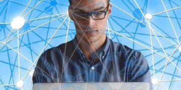 La Comunidad de Madrid respalda el proyecto de una pyme que propone usar gafas de realidad mixta con IA para prevenir accidentes laborales