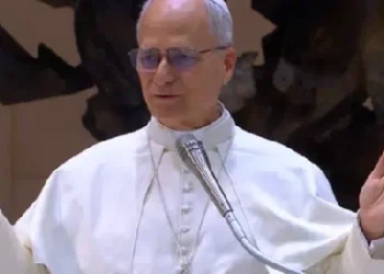 El Papa a los gitanos: trabajo y oración «fuerza» para derribar los muros de la desconfianza