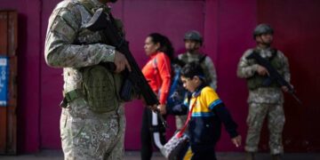 Perú en medio de una crisis política, tensiones sociales y criminalidad