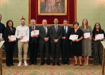 La Comunidad de Madrid reconoce la labor de los divulgadores de la investigación con los Premios de Ciencia en Español