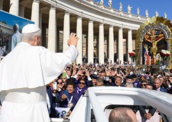 Saludo del Papa a la Hermandad del Señor de los Milagros