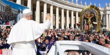 Saludo del Papa a la Hermandad del Señor de los Milagros