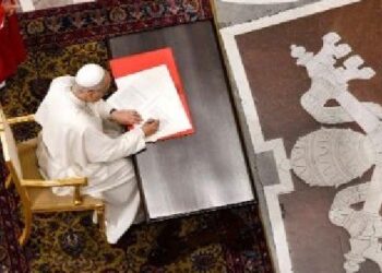 León XIV firma una carta sobre la educación: «Trazando nuevos mapas de esperanza»