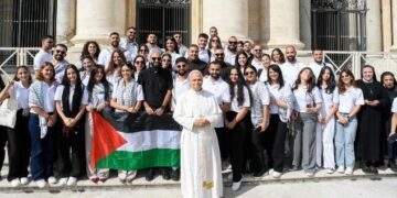 Del dolor a la esperanza: jóvenes palestinos llevan su testimonio a León XIV