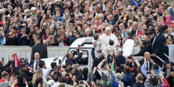 El Papa en la catequesis: El Resucitado infunde esperanza en el vacío de la tristeza