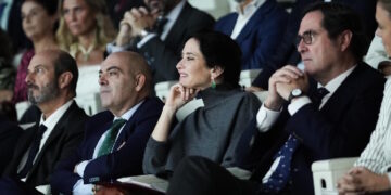Díaz Ayuso anuncia que los Presupuestos de 2026 incrementan un 17,7% las ayudas a los autónomos y los nuevos emprendedores recibirán hasta 6.200 euros