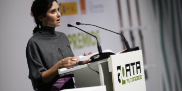 Díaz Ayuso denuncia la «inconcebible» situación de los autónomos a los que “siempre les toca pagar las estrafalarias ocurrencias” del Gobierno central