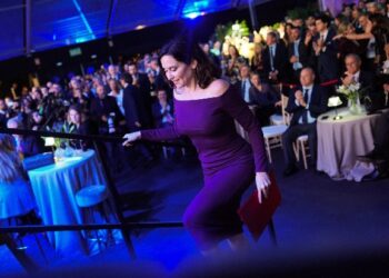 Díaz Ayuso denuncia la persecución “inasumible” a jueces y periodistas por un Gobierno que se sustenta con fuerzas políticas que van “contra la Historia de España y la libertad”