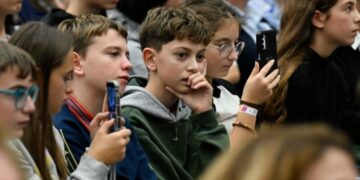 Jóvenes escriben a León XIV: las escuelas deben inspirar confianza, no decepción