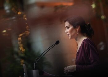 Díaz Ayuso advierte de que el Gobierno regional erradicará “con contundencia y responsabilidad” cualquier mala práctica del sistema sanitario para defender a los madrileños