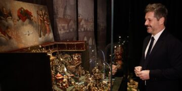 Alcalá 31 exhibe un Belén dedicado al Perú virreinal con un baúl procedente del Museo Pedro de Osma de Lima