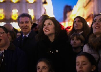 Díaz Ayuso, en la actuación de Hakuna Group Music en la Real Casa de Correos