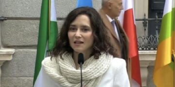 Díaz Ayuso denuncia que el Gobierno central diga que la Puerta del Sol es el “kilómetro cero de las torturas, cuando lo es de la libertad” y olvide que le debe el Gobierno «a los socios de Josu Ternera»