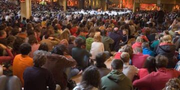 El Papa a los jóvenes de Taizé: Sean constructores de paz y portadores de esperanza