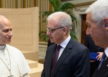 El Papa invita a los servicios de inteligencia a hacer un uso ético de la información