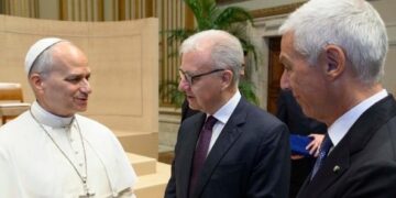 El Papa invita a los servicios de inteligencia a hacer un uso ético de la información
