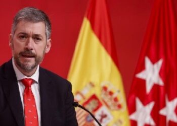 La Comunidad de Madrid aprueba 887 millones de euros para las subidas salariales de los empleados públicos en 2025 y 2026