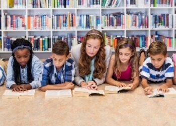 Las bibliotecas públicas madrileñas celebran la Navidad con talleres infantiles y espectáculos familiares de magia, teatro y música