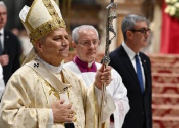 León XIV en Navidad: La paz de Dios nace de un sollozo acogido