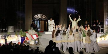 El Papa a los jóvenes: Tienen el don del tiempo, úsenlo para soñar y construir la paz