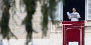 El Papa en el Ángelus: El perdón es una fuerza más auténtica que la de las armas