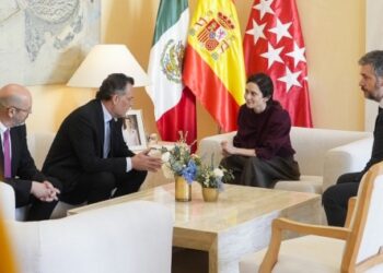 Díaz Ayuso se reúne en la Real Casa de Correos con el gobernador del Estado mexicano de Querétaro