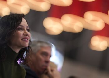 Díaz Ayuso pide transparencia y asunción de responsabilidades por el accidente ferroviario de Adamuz: “Es lo normal después de un trágico suceso”