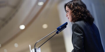 Díaz Ayuso pide la dimisión de Sánchez tras el accidente ferroviario: «Es el responsable»